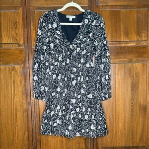 Chic Black and White Floral Long Sleeve Dress